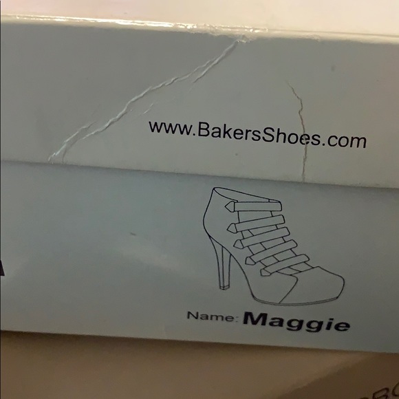 Bakers Olive Heels - Picture 4 of 5